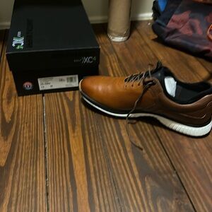 Brand new inbox, size 13 Johnston Murphy golf shoes, Hilux hybrid